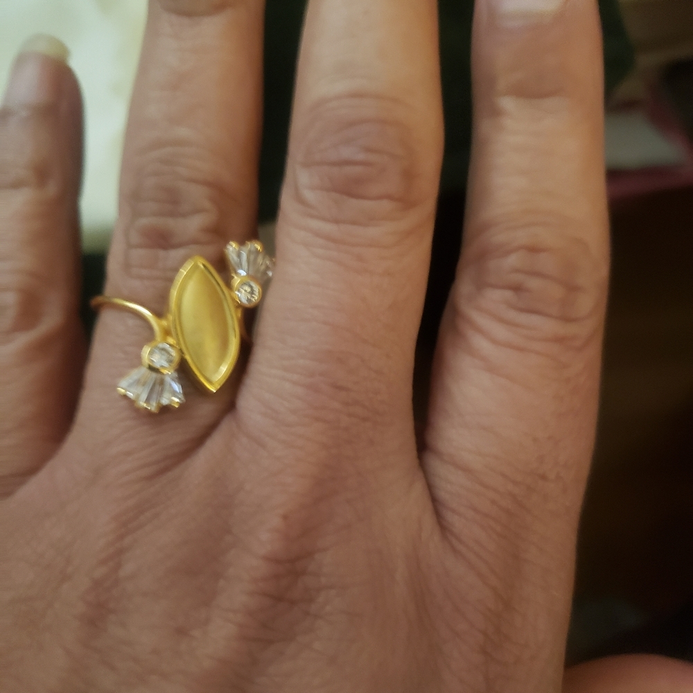 Gold ring - Picture 3 of 3